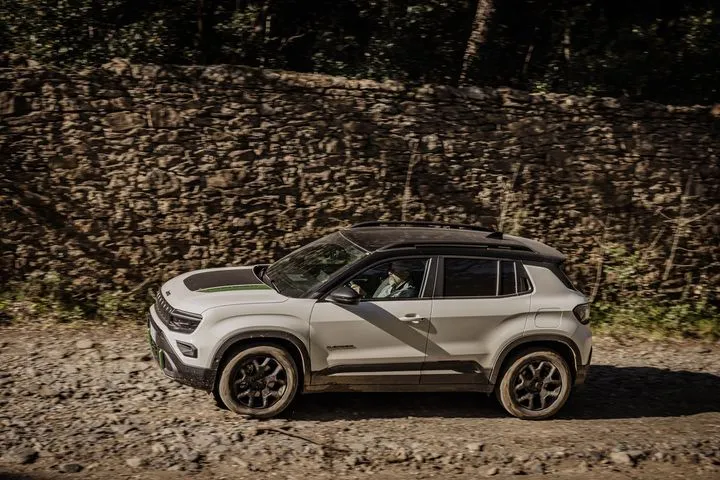 Οδηγήσαμε στην Ιταλία την τετρακίνητη έκδοση του μικρότερου SUV της Jeep- Το Avenger 4xe άμεσα διαθέσιμο στην Ελλάδα