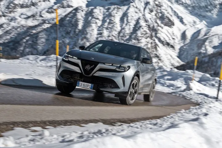 Διαθέσιμη και η τετρακίνητη Alfa Romeo Junior- Ακόμα πιο ικανό το ιταλικό SUV για τις δύσκολες καταστάσεις