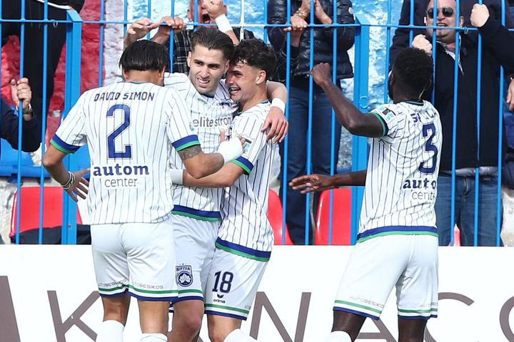 Super League 2: Διατήρησε την πρωτιά με τριάρα η Κηφισιά, διπλό και η Καλαμάτα απέναντι στο Αιγάλεω