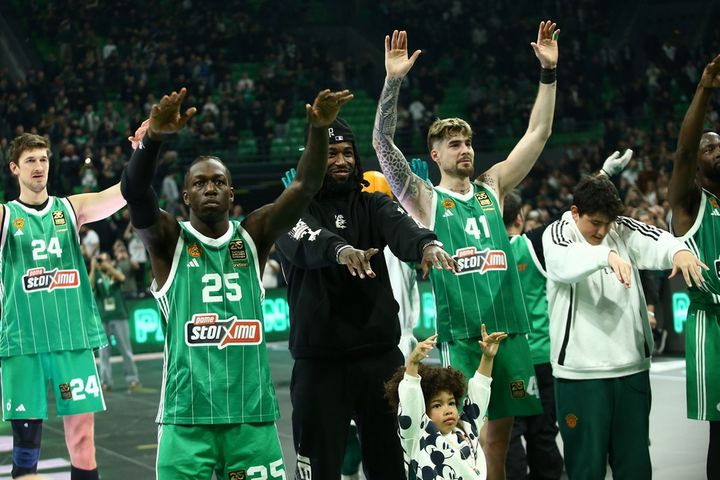 Παναθηναϊκός: Το δώρο του Ναν στον “MVP” της νίκης επί της Άλμπα και οι πανηγυρισμοί με μπροστάρη τον Λεσόρ