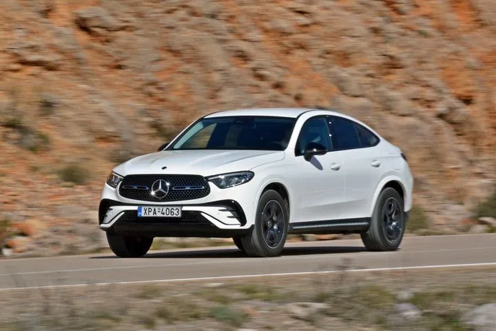 Δοκιμή της Mercedes GLC 300e 4Matic, του SUV που συνδυάζει την πολυτέλεια με τις επιδόσεις και την αποδοτικότητα
