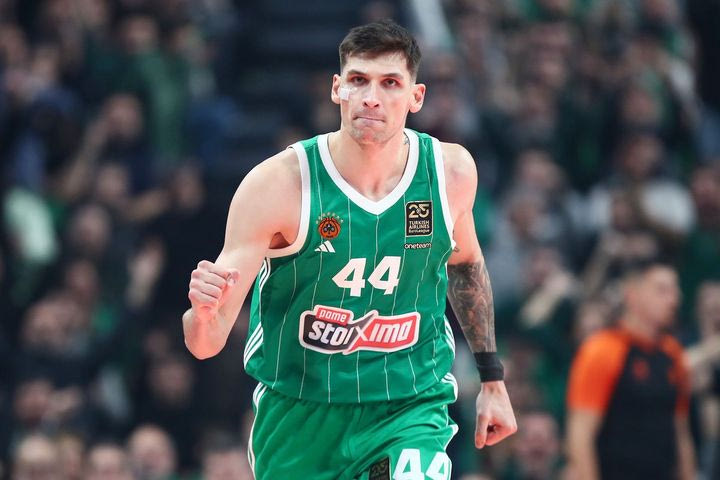 Ο Ντίνος Μήτογλου