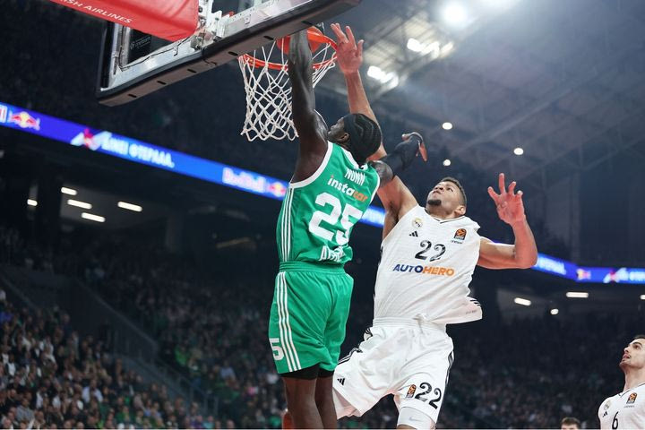 Διπλή παρουσία και κορυφή για τον Κέντρικ Ναν στα καλύτερα καρφώματα του Μαρτίου στη EuroLeague