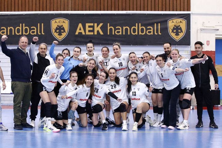 ΑΕΚ – ΠΑΟΚ 18-22: Ασπρόμαυρο το ντέρμπι των Δικέφαλων, με την ομάδα της Θεσσαλονίκης να προκρίνεται στους τελικούς