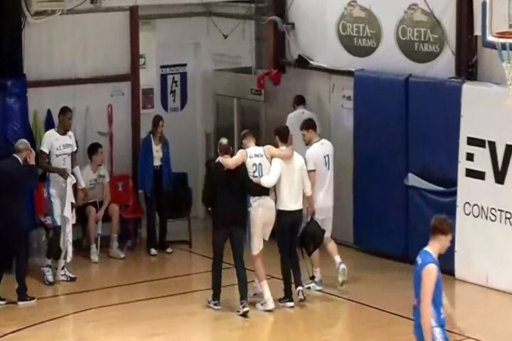 Elite League: O Στέφανος Σπάρταλης αποχώρησε υποβασταζόμενος από το παρκέ
