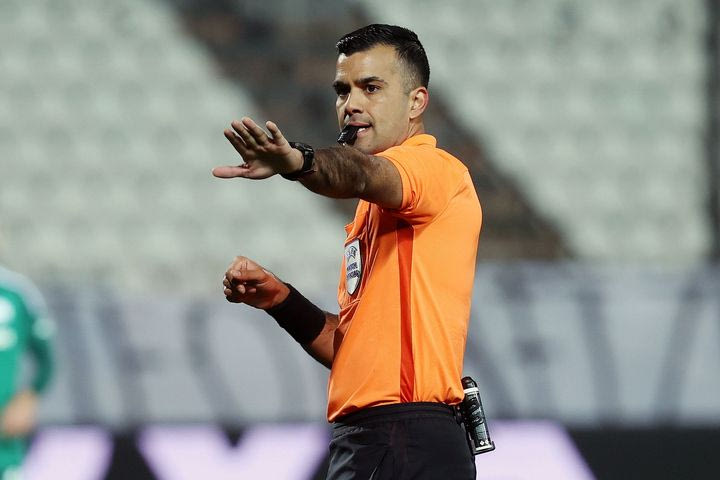 Ο διαιτητής Ρόχιτ Σάγκι