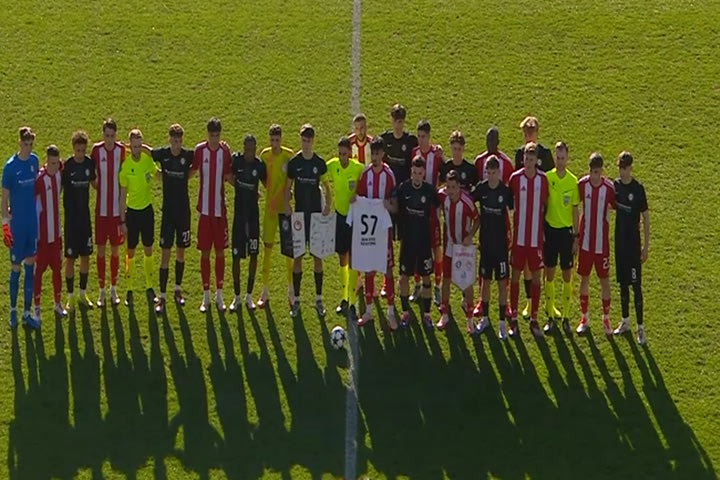 Ολυμπιακός Κ19: Με μπλουζάκι αφιερωμένo στα θύματα των Τεμπών οι παίκτες του Πιτό