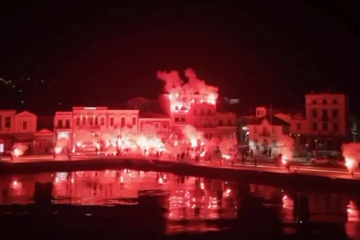 O κόσμος της ομάδας στη Μυτιλήνη