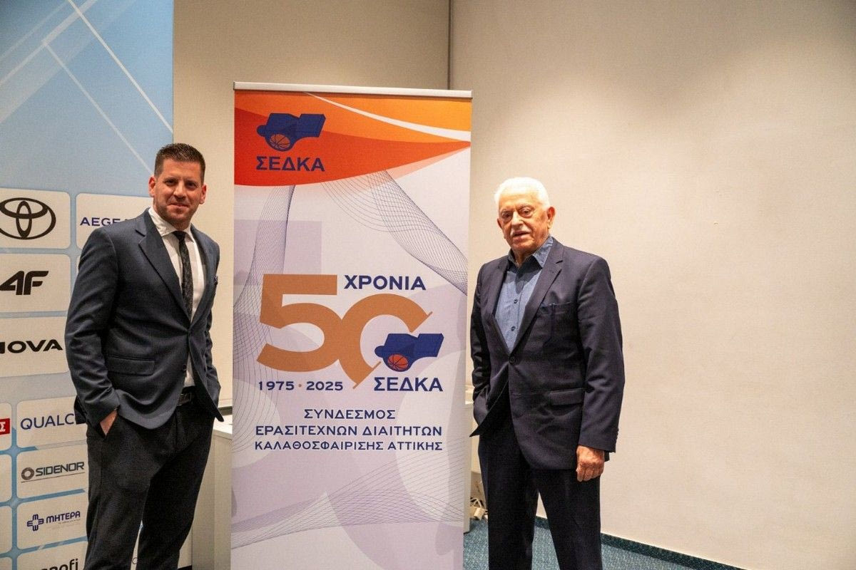 Ο Μάνος Τσολάκος με τον Σταύρο Δουβή