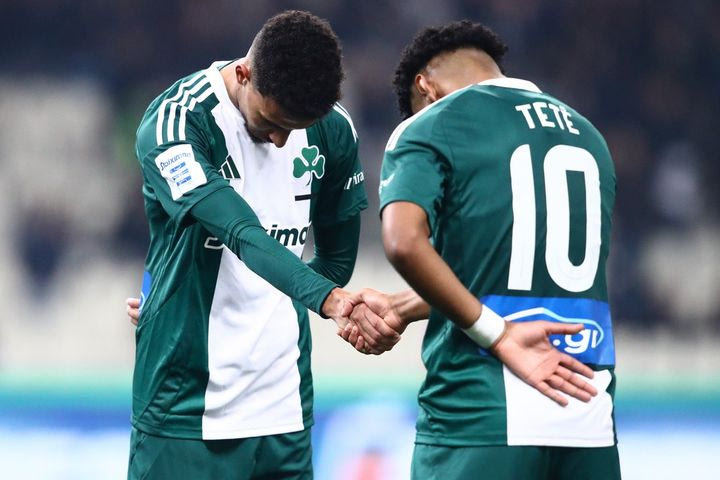 Ουναχί και Τετέ πανηγυρίζουν το 2-0 επί του Παναιτωλικού