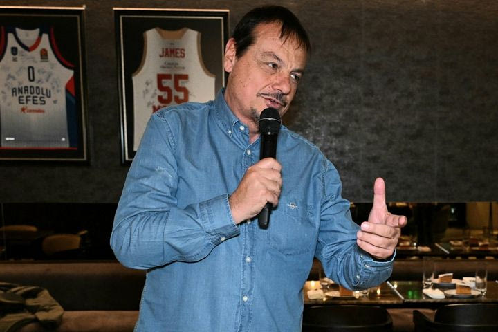 Αταμάν: “Να κατακτήσουμε ξανά την EuroLeague, το Κύπελλο ήταν μπόνους για τον Σλούκα”