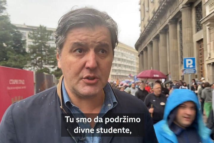 Ο Ντέγιαν Μποντιρόγκα συμμετείχε στο ιστορικών διαστάσεων συλλαλητήριο στη Σερβία: “Να στηρίξουμε τα παιδιά μας, τους ήρωές μας”
