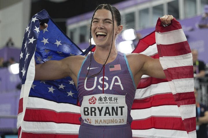 Παγκόσμιο κλειστού στίβου: “Χρυσή” η Μπράιαντ στο άλμα εις μήκος με άλμα στα 6.96μ.