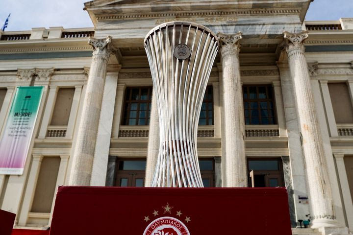 100 χρόνια Ολυμπιακός: Όλα τα ευρωπαϊκά τρόπαια των “ερυθρόλευκων” θα εκτεθούν στο Δημοτικό Θέατρο Πειραιά ανήμερα των γενεθλίων τους