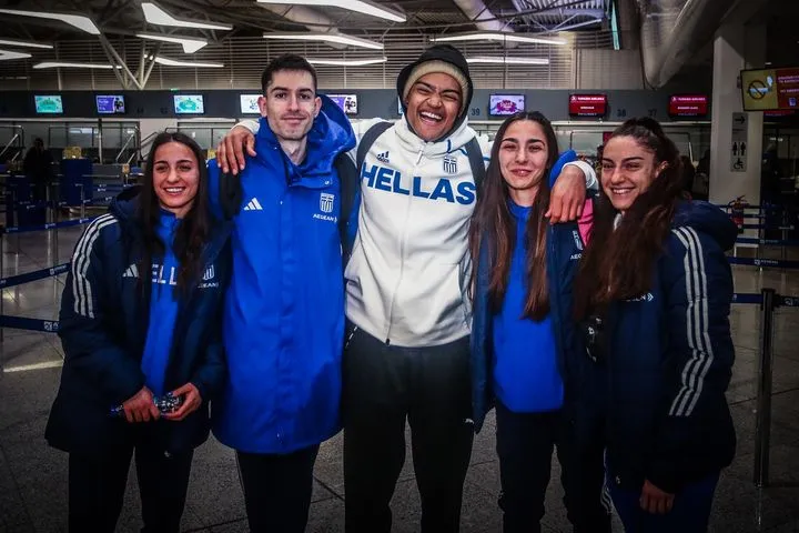 Η ελληνική αποστολή κατά την αναχώρηση για το Παγκόσμιο Πρωτάθλημα Στίβου