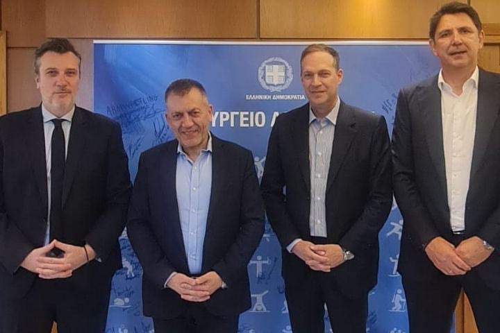 Stoiximan GBL: Συνάντηση με τον Γιάννη Βρούτση και συζήτηση για την ανάπτυξη του επαγγελματικού μπάσκετ
