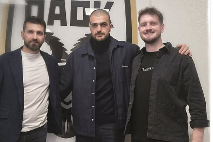 ΠΑΟΚ, μεταγραφές: Ο Γκουγκεσασβίλι στην Τούμπα, μπροστά στο έμβλημα του Δικεφάλου