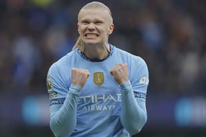 Μάντσεστερ Σίτι: Η πρώην μασκότ των πολιτών έκανε μήνυση κατά του Χάλαντ, κατηγορώντας τον Νορβηγό πως την χτύπησε