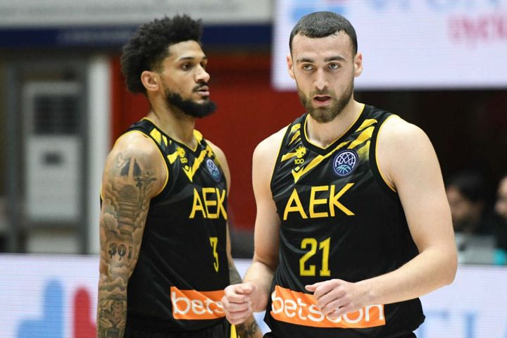 Προμηθέας – ΑΕΚ Betsson 56-60: Η Ένωση επέστρεψε από το -14 και πέρασε νικηφόρα από την Πάτρα