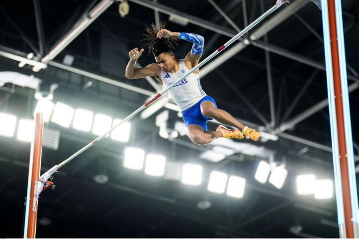 Παγκόσμιο κλειστού στίβου: Ο Καραλής εξασφάλισε άνετα το αργυρό μετάλλιο με τέσσερα σερί άψογα άλματα