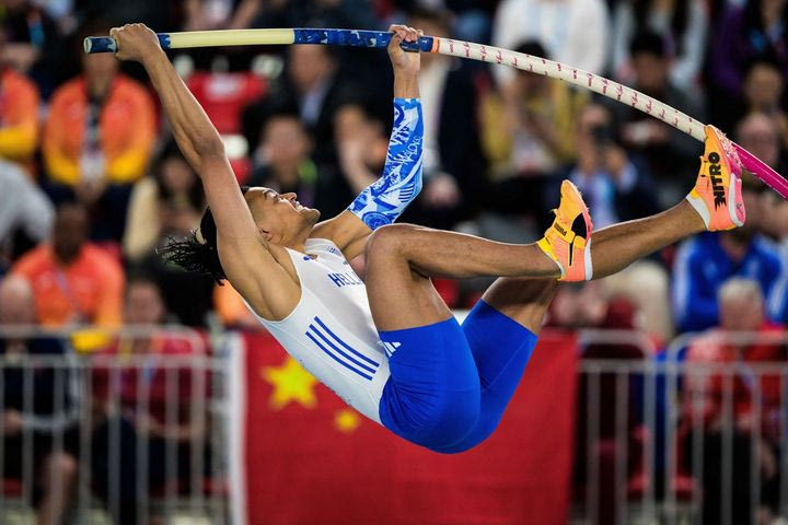 Ο Καραλής πέρασε τα 5.90 μ. με την πρώτη προσπάθεια