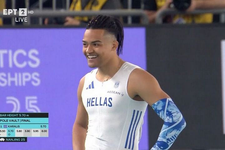 Το επιτυχημένο πρώτο άλμα του Καραλή στα 5.70 μ. στον τελικό του Παγκοσμίου κλειστού στίβου της Κίνας