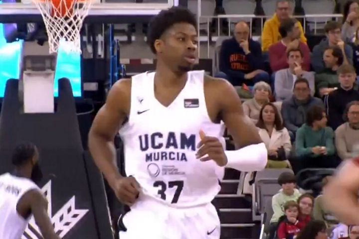 Ντεμπούτο για τον Κώστα Αντετοκούνμπο στην Ισπανία στο διπλό της Μούρθια στη Γρανάδα