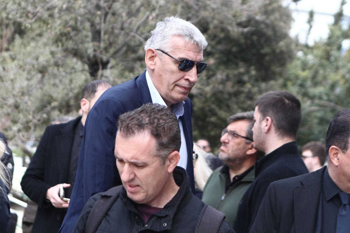 Ο Παναγιώτης Φασούλας στην κηδεία του Αλέξη Κούγια