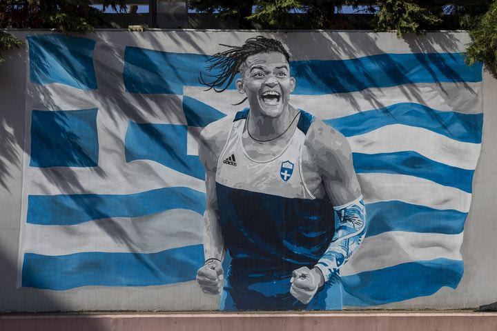 Ο Μανόλο σε γκράφιτι: Ο Εμμανουήλ Καραλής κοσμεί σχολείο στη Θεσσαλονίκη