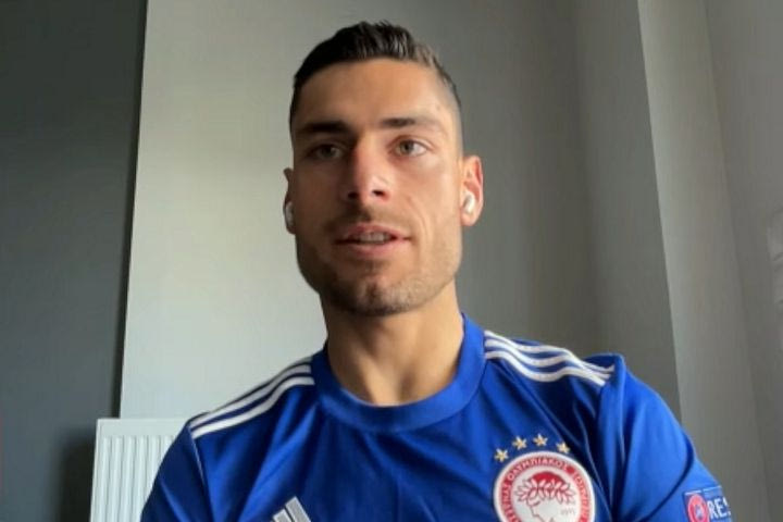 Ο Γιώργος Μασούρας στο SPORT24 για τα 100 χρόνια του Ολυμπιακού: “Πέτρωσα όταν είδα κρεμασμένη στα αποδυτήρια τη φανέλα με το όνομά μου, δεν θα το ξεχάσω”