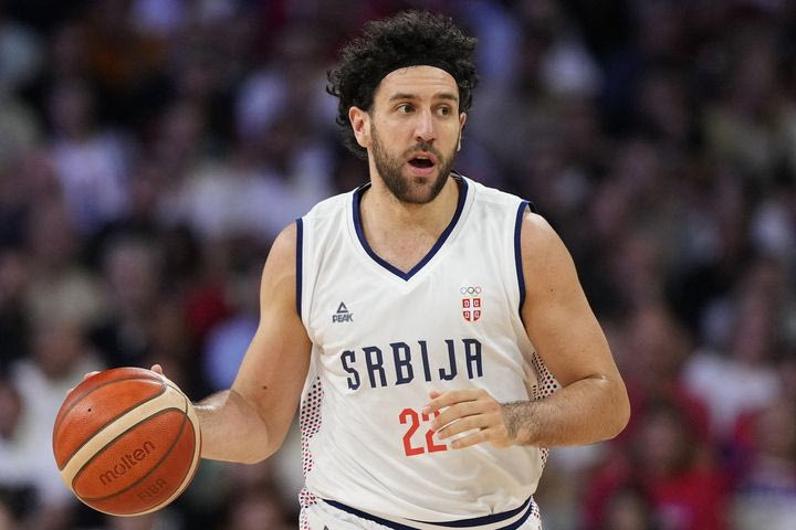 Βασίλιε Μίτσιτς: Αυτή είναι η καταληκτική ημερομηνία για να αποφασίσουν οι Σανς αν θα τον κρατήσούν ή θα τον αφήσουν ελεύθερο