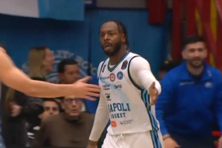Νάπολι – Βίρτους Μπολόνια 93-88: Μεγάλη νίκη και βήμα για την παραμονή για τους “παρτενοπέι”