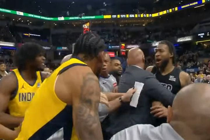 NBA: Ένταση, αποβολή και τεχνικές ποινές στο Πέισερς – Νετς, μετά από σύγκρουση ανάμεσα σε Γουότφορντ, Νέμπχαρντ και Τέρνερ