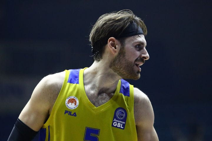 Περιστέρι – Κολοσσός 85-81: Κόφι και Πάπας οδήγησαν την ομάδα των δυτικών προαστίων σε τεράστια νίκη και στο play-in