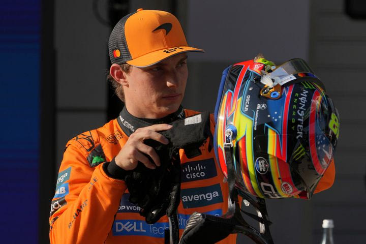 Κυριαρχία Πιάστρι για την παρθενική του πολ ποζίσιον στη F1, “προσγείωση” για τη Ferrari