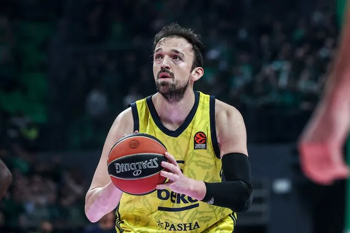 Επιστρέφει στη Μπεσίκτας ο Σερτάκ Σανλί, ανακοινώθηκε και ο Ματ Τόμας