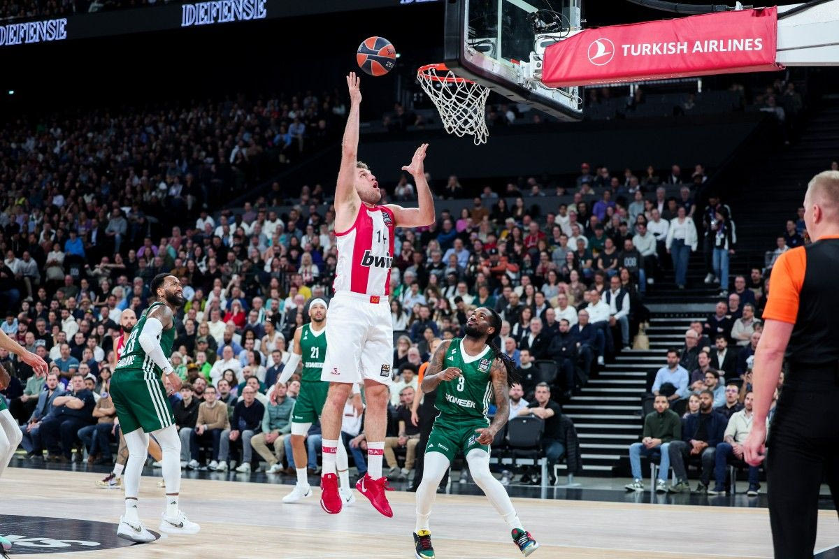 Ο Βεζένκοβ έκανε double double κόντρα στην Βιλερμπάν