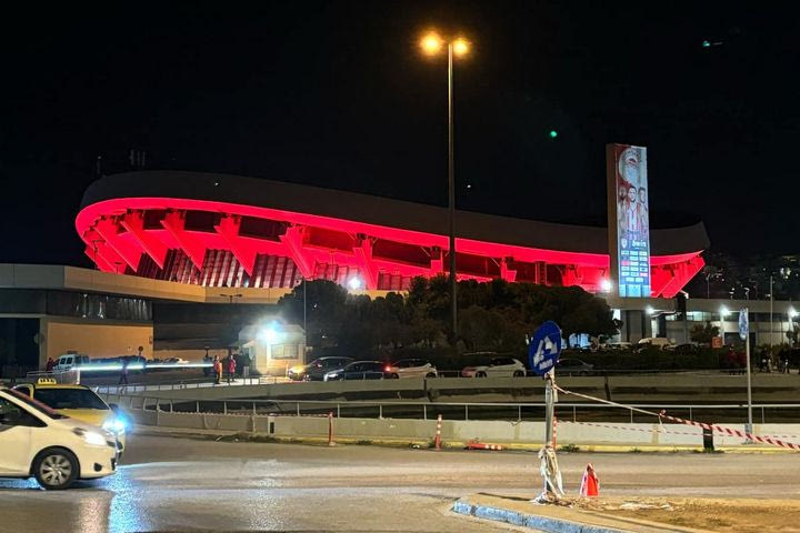 Κατακόκκινο το ΣΕΦ πριν το Ολυμπιακός – Παρτίζαν