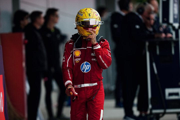 Πώς το βασικό πρόβλημα της Ferrari SF-25 αφήνει τον Χάμιλτον ευάλωτο -και πίσω από τον Λεκλέρ