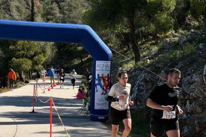 Ο Υμηττός γέμισε από δρομείς που έτρεξαν για το περιβάλλον