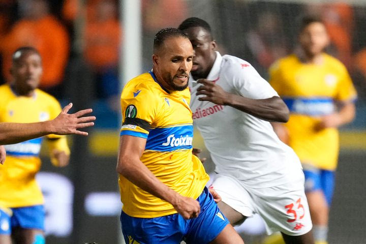 O Γιουσέφ Ελ Αραμπί με τη φανέλα του ΑΠΟΕΛ