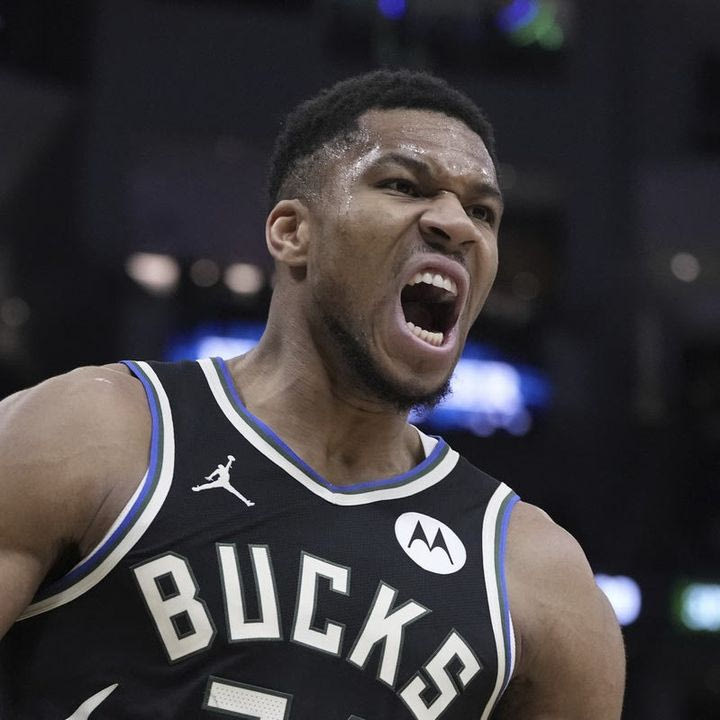 Ο Αντετοκούνμπο μοιράζει ακόμη ασίστ, 2-0 στο Κύπελλο του NBA οι Μπακς που νίκησαν τους Χόρνετς στην παράταση