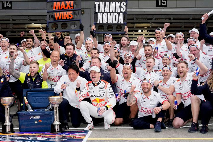 Φερστάπεν: “Δεν τα παρατήσαμε μετά το δύσκολο ξεκίνημα του τριημέρου”