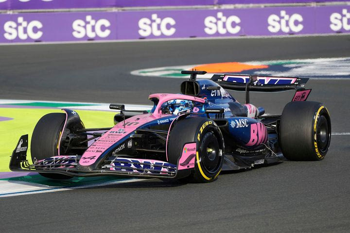 Ο Γκασλί της Alpine έκανε την έκπληξη με τον πρώτο χρόνο στο FP1 τη Τζέντα