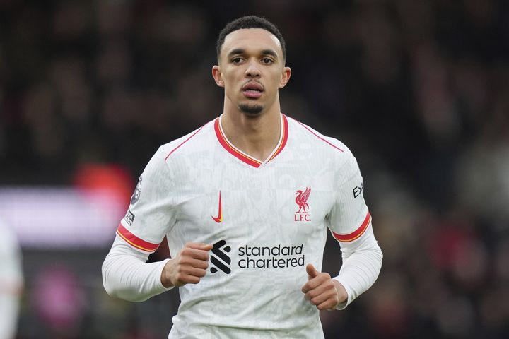 Λίβερπουλ: Επέστρεψε στις προπονήσεις ο Αλεξάντερ-Άρνολντ, διαθέσιμος για το ματς με τη Λέστερ