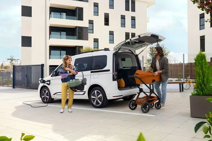 Άλλη μια ενδιαφέρουσα οικογενειακή πρόταση από την VW- Στη χώρα μας η plug-in υβριδική έκδοση του Caddy Life