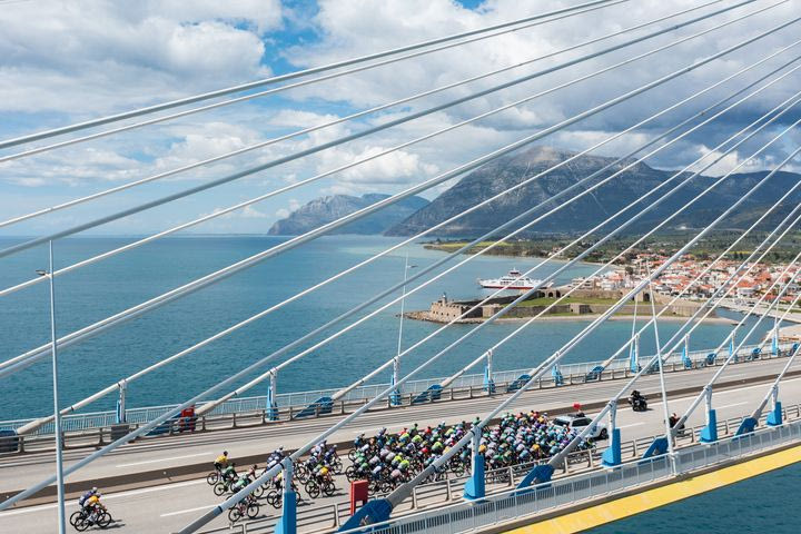 ΔΕΗ Tour of Hellas: Eντυπωσιακές εικόνες από το πέρασμα από τη Γέφυρα Ρίο – Αντιρρίο