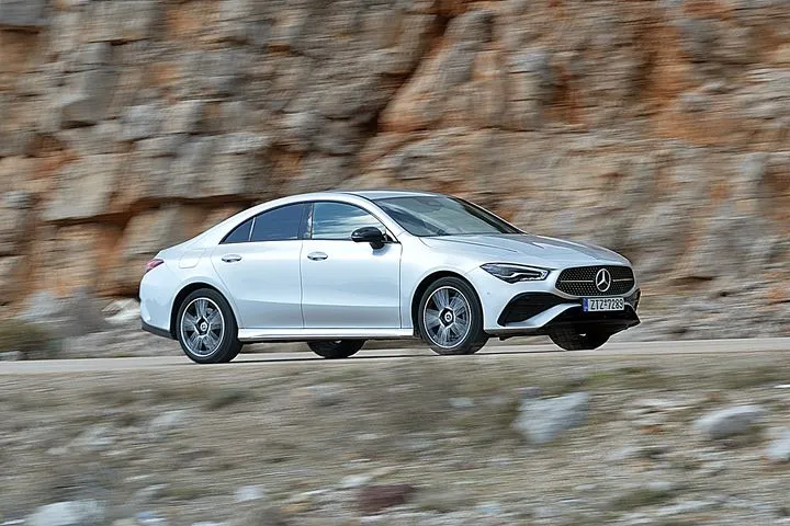 Δοκιμάζουμε την Mercedes-Benz CLA 250e- Η υβριδική στιγμή της σπορ προσιτής πολυτέλειας