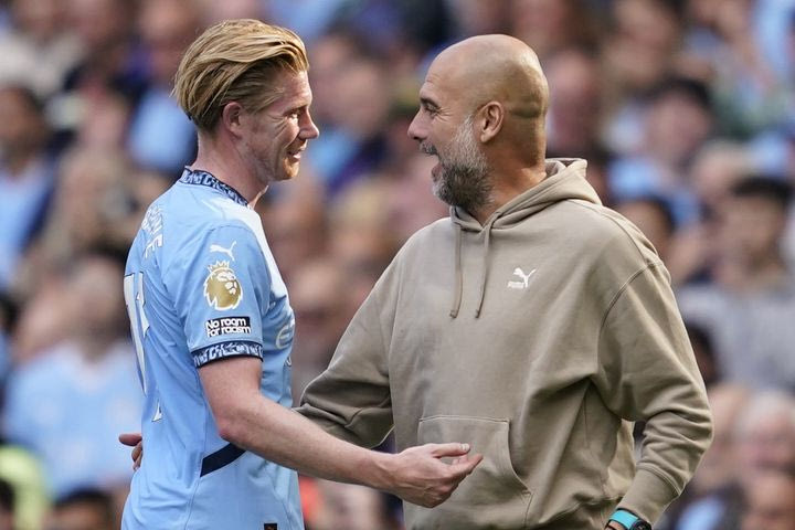 Γκουαρδιόλα για Ντε Μπρόινε: “Χαρούμενος για όσα έζησα μαζί του, είναι μέλος της οικογένειας αυτού του συλλόγου”