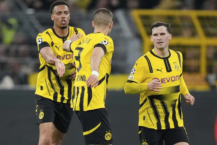 Ντόρτμουντ – Γκλάντμπαχ 3-2: Οι Βεστφαλοί νίκησαν τα πουλάρια σε μια χορταστική μάχη για την Ευρώπη